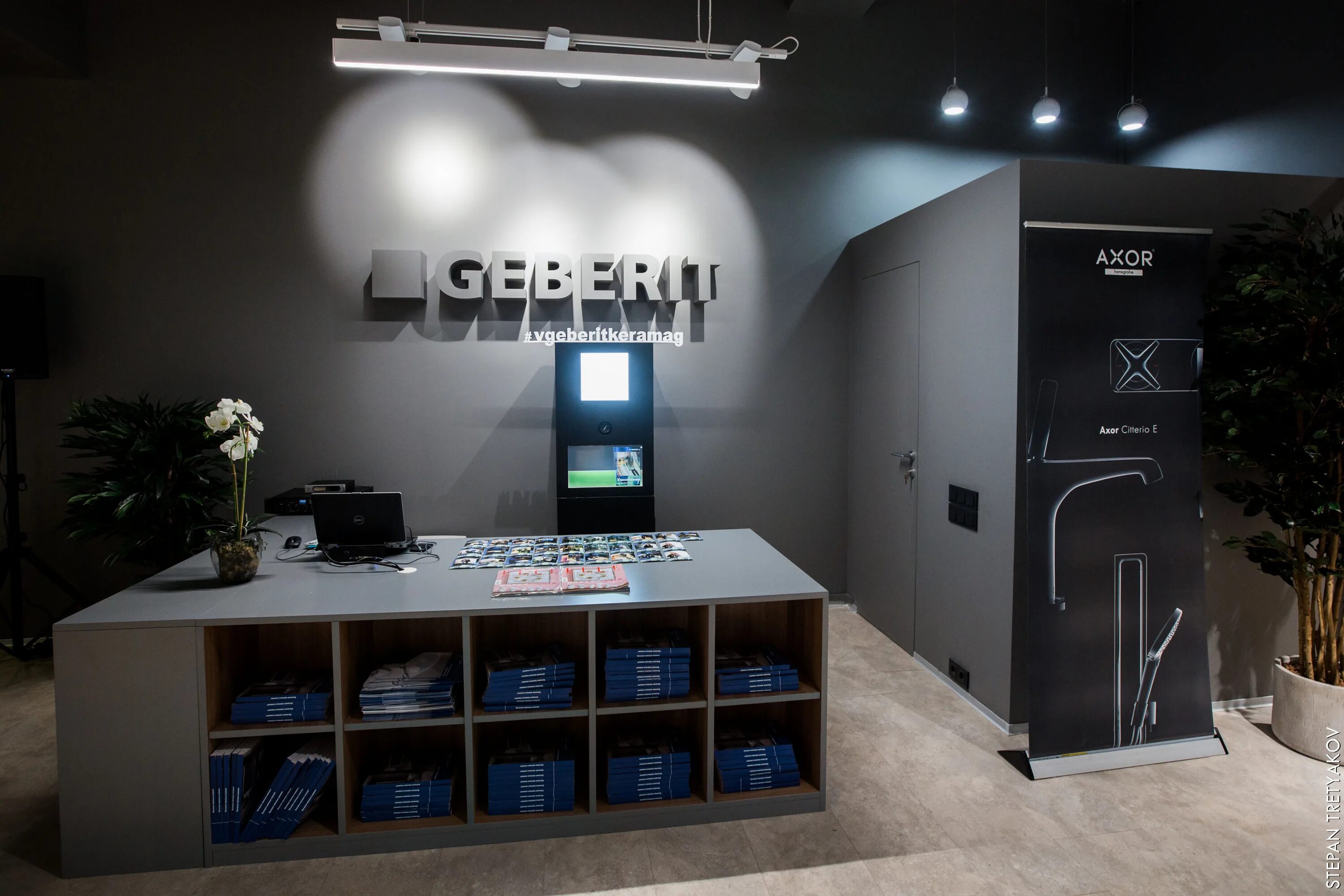 шоу румы. рум часы работы. родченко рабочий клуб 1925. рум часы работы. шоу рум вывеска.