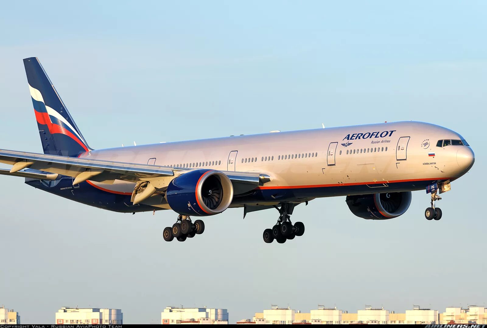 Aeroflot plane. Boeing 777-300 Аэрофлот. Боинг 777 300 Аэрофлот. Самолёт Боинг 777 Аэрофлот. Б777-300er.