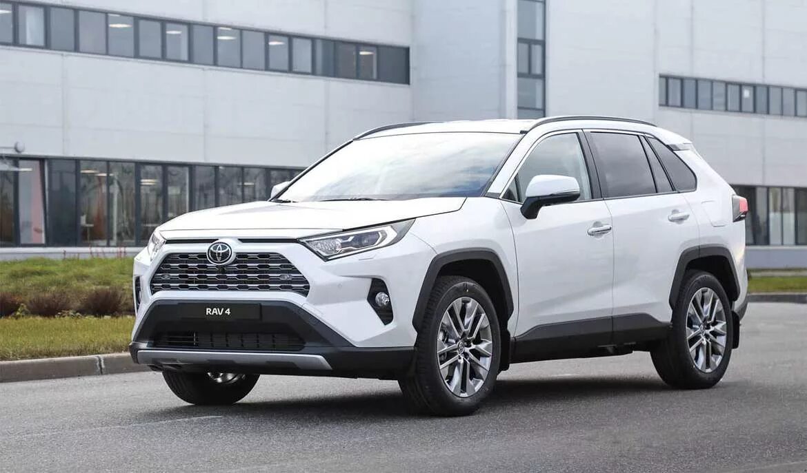 Нов 5 апреля. Toyota rav4 2019 белый. Тойота рав 4 2020 белая. Тойота рав 4 2019 белая. Toyota rav4 2020 белый перламутр.