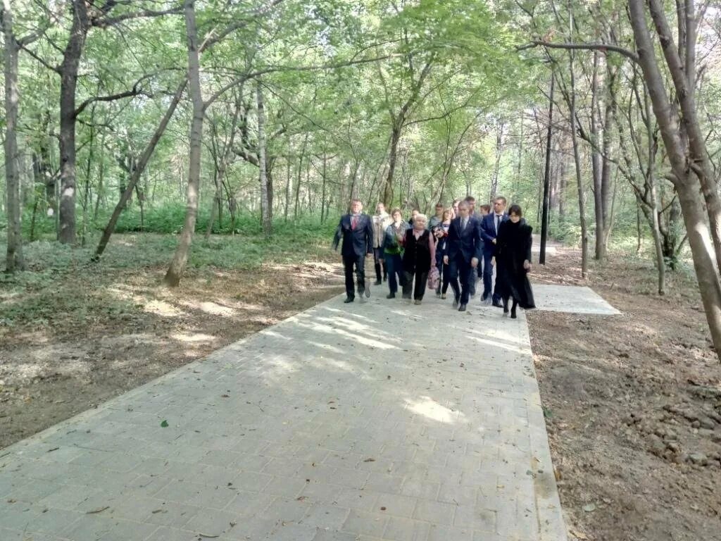 Сквер дубки уфа. Парк дубки нижний новгород дубы. Парк дубки аттракционы нижний новгород. Парк дубки новости. Лазилка из каната в парке дубки нижний новгород.
