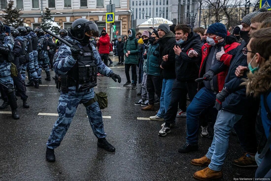 Митинг навального 2021 в москве. Протестующие москва. Пушкинская площадь протесты. Несанкционированный митинг. Пушкинская площадь москва митинг 23.