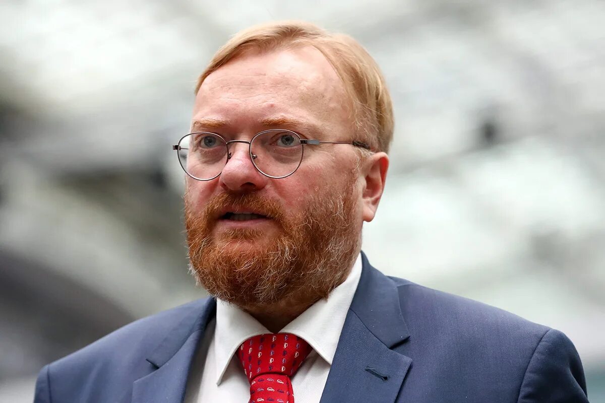 Милонов против. Рыжий депутат милонов.