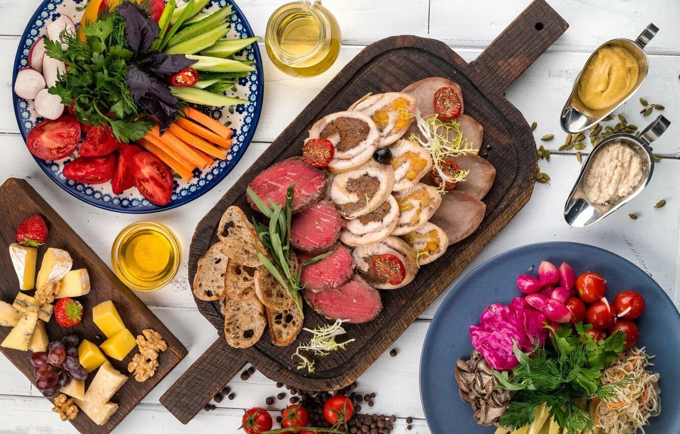 Ассорти лет. Овощное ассорти в ресторане. Группа ассорти первый состав. Овощное ассорти нарезка. Группа ассорти зайцева.