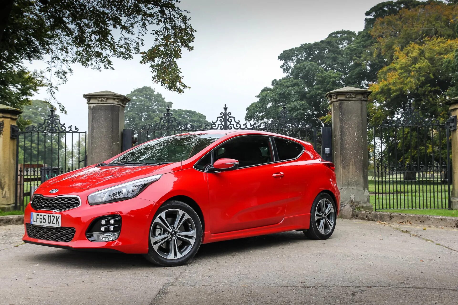 Kia Ceed 2 поколение Pro_cee'd GT хетчбэк 3-дв.