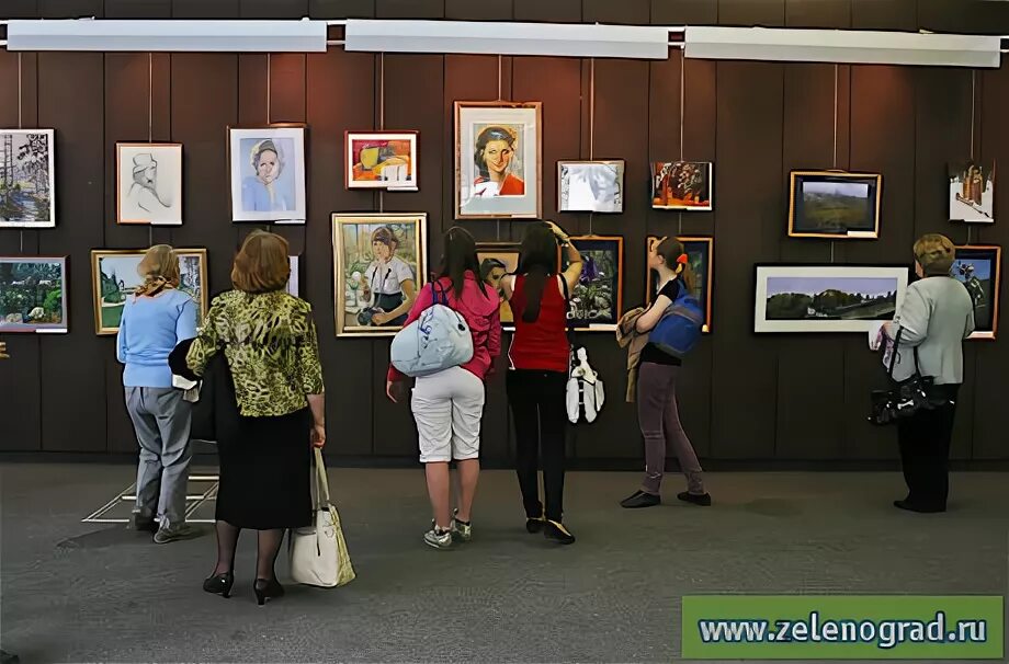 Гончаренко наталья михайловна белгород художественный музей. Цум выставка. Фаресова ксения станиславовна. Выставочный зал родина белгород директор. Директор выставочного зала.