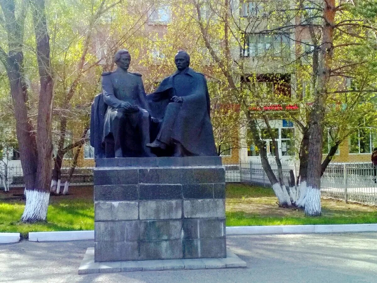 Бывший семипалатинск. Семипалатинск город в казахстане. семипалатинск парк городской. семипалатинск памятник ленину. семипалатинск жана семей.