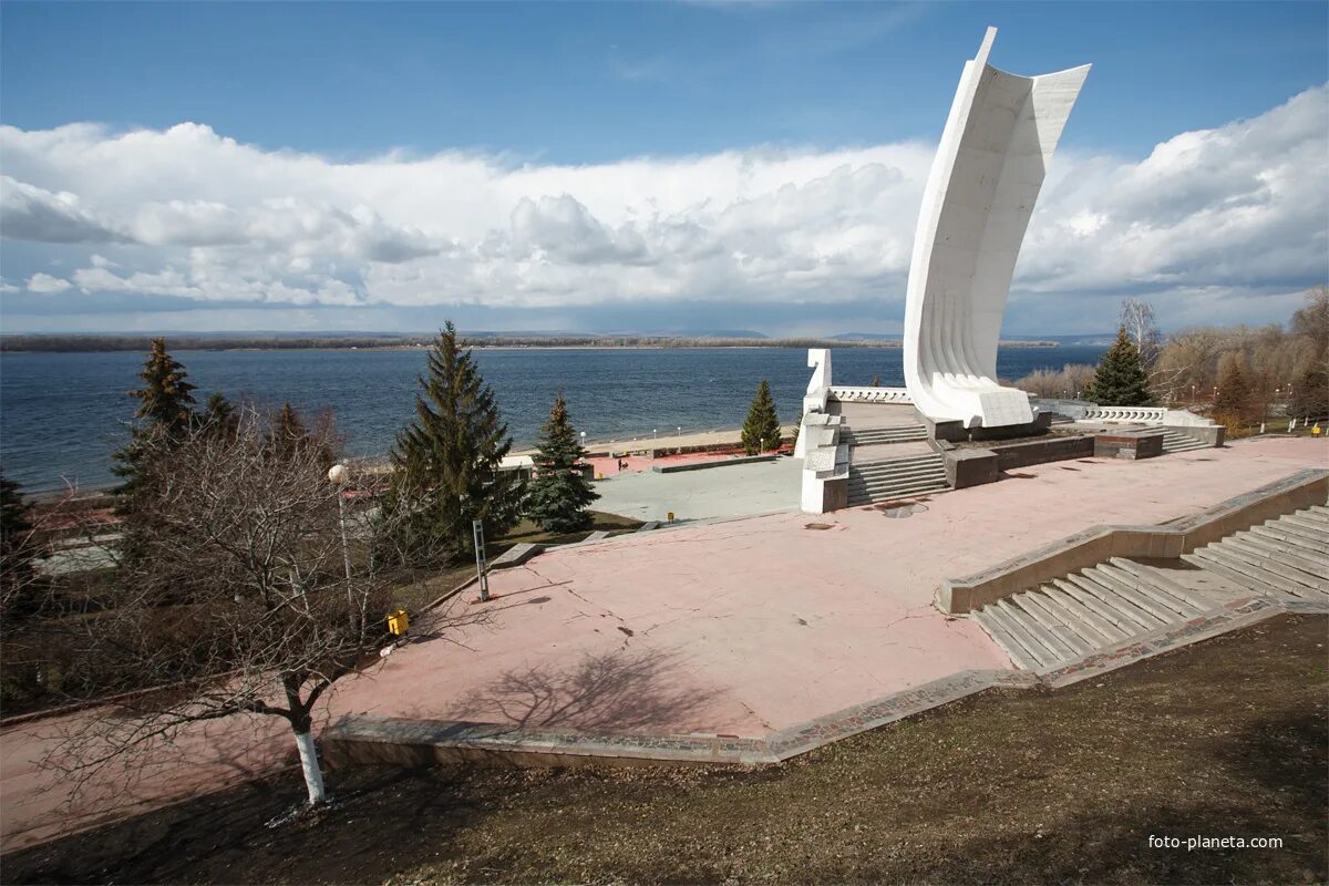 Монумент «Самарская Ладья» Самара. Ладья на набережной в Самаре. Ладья самара набережная