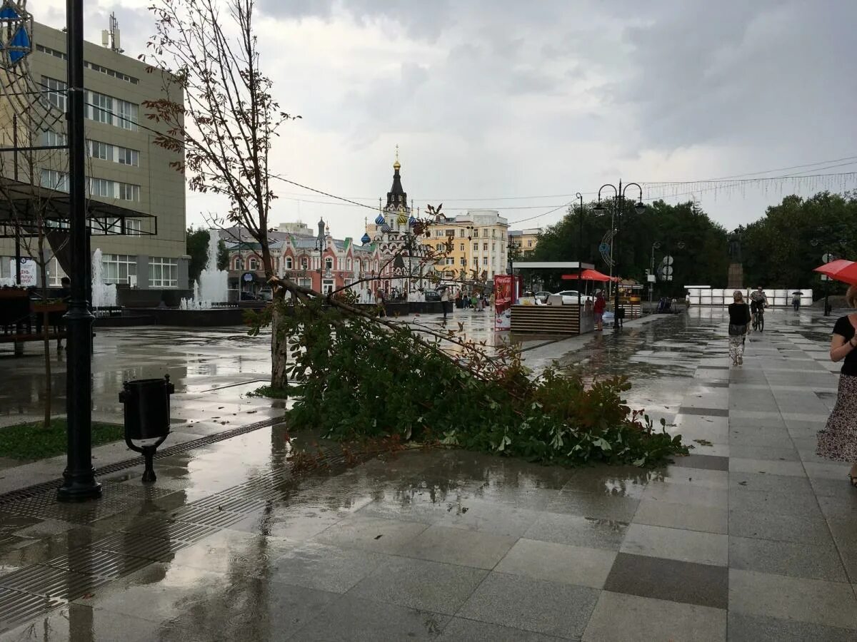 После не так давно прошедшего дождя. Ливень в Саратове. Ливни в Волжском. Дождь в Саратове фото. Ливень в Коломне.