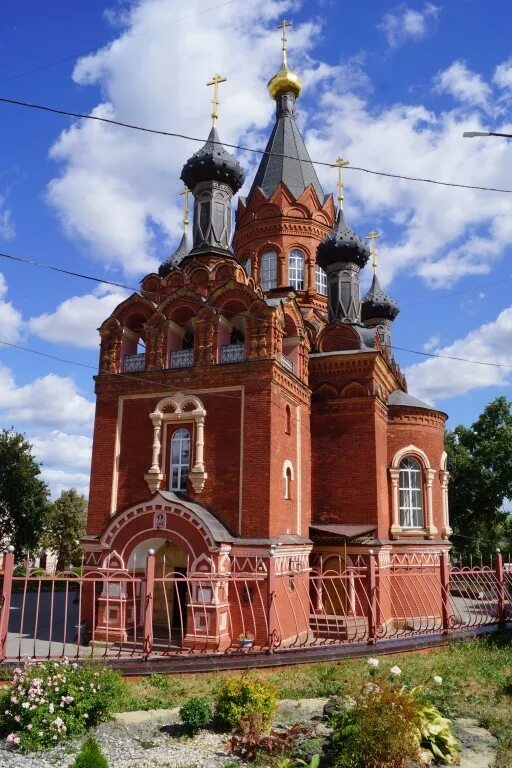 Ковид в брянске. Спасо-Гробовская Церковь Брянск. Храм Преображения Господня Брянск. Церковь Спаса Преображения Брянск. Храм Спаса гробрвской Брянск.