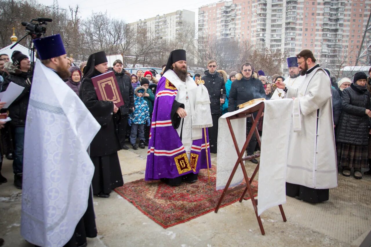 Храм тушино расписание. Храм сергия радонежского в тушино. духовенство храма сергия радонежского в тушине. храм сергия радонежского волгоград освящение креста.