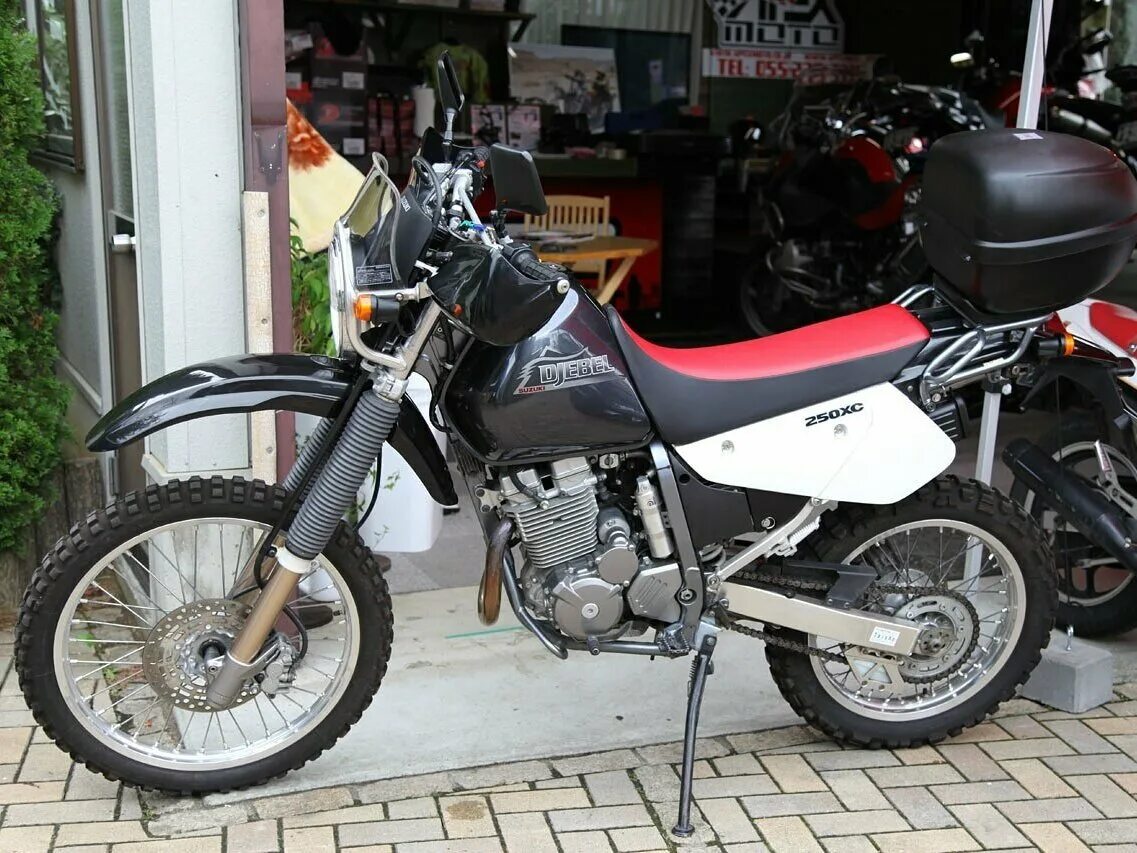 Сузуки джебель 250 купить. Suzuki Djebel 250. Suzuki dr250 Djebel. Сузуки Djebel 250 XC. Suzuki Djebel 250 XC 2007.