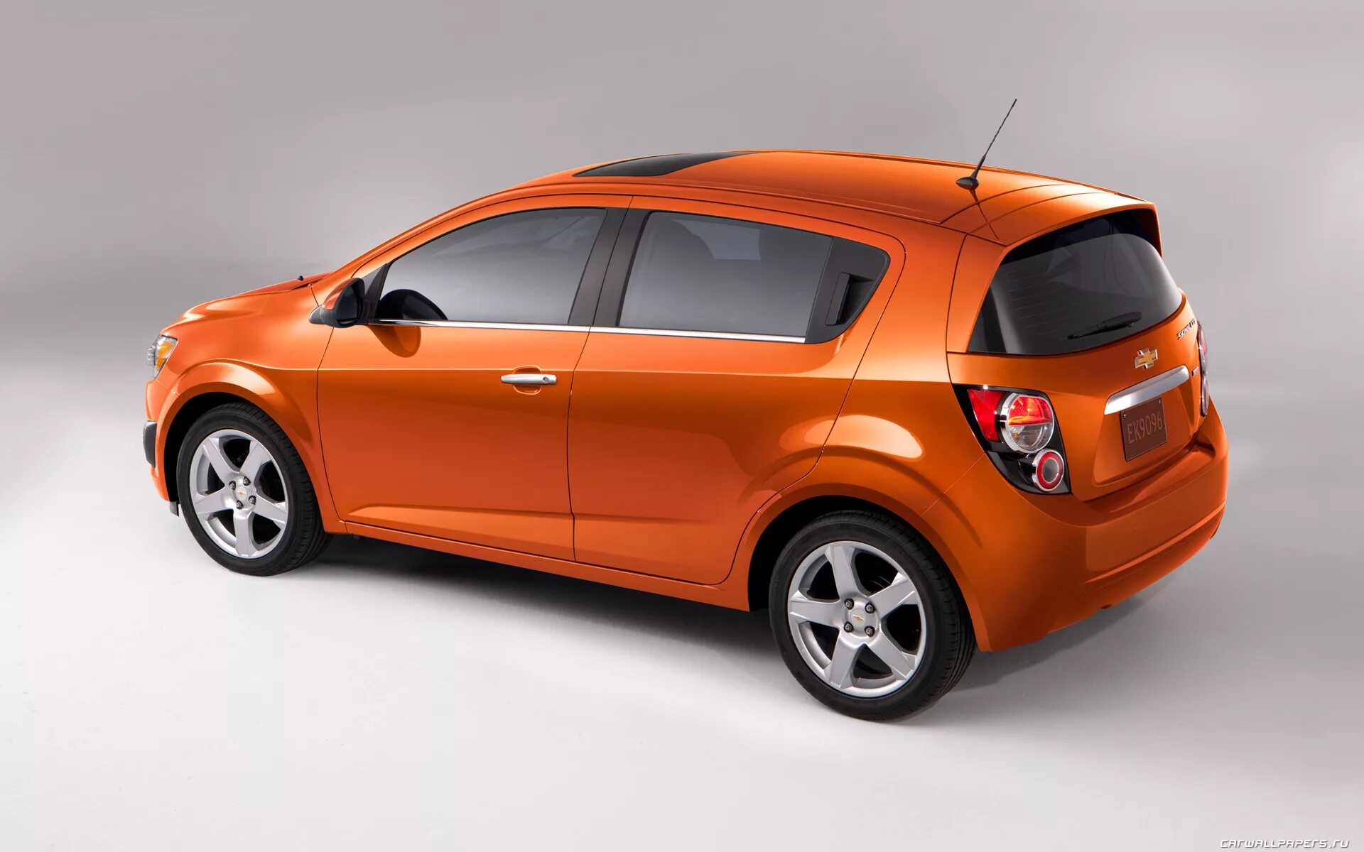 Шевроле хэтчбек москва. Chevrolet Aveo 2011 хэтчбек 5. Шевроле Соник 2011 хэтчбек. Шевроле Авео хэтчбек 2011. Chevrolet Aveo кузов хэтчбек.