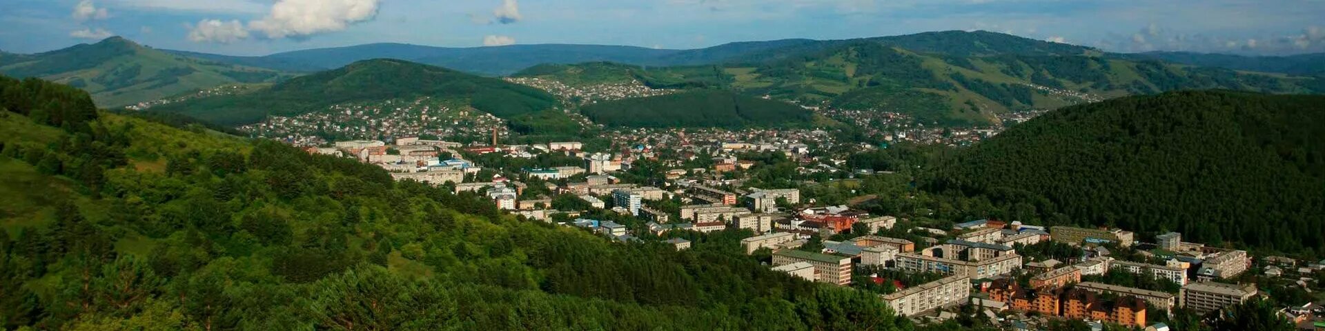 Аксиома горно. Горно Алтайск. Чоя Горно-Алтайск. Город Горно Алтайск летом. Горно-Алтайск достопримечательности города.