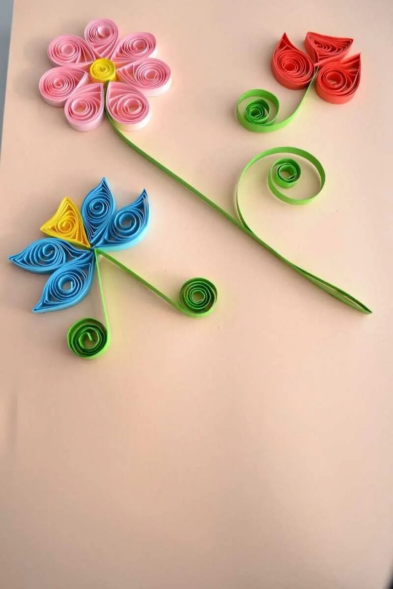 необычная аппликация. квиллинг для детей. квиллинг цветы. квиллинг для начинающих. техника скручивания бумаги в стиле квиллинг для начинающих.