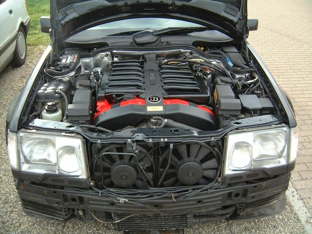 Мерседес v12. Мерседес 124 брабус 7.3. mercedes-benz 124 brabus 7.3. mercedes benz 124 брабус. 124 мерседес 7.3.