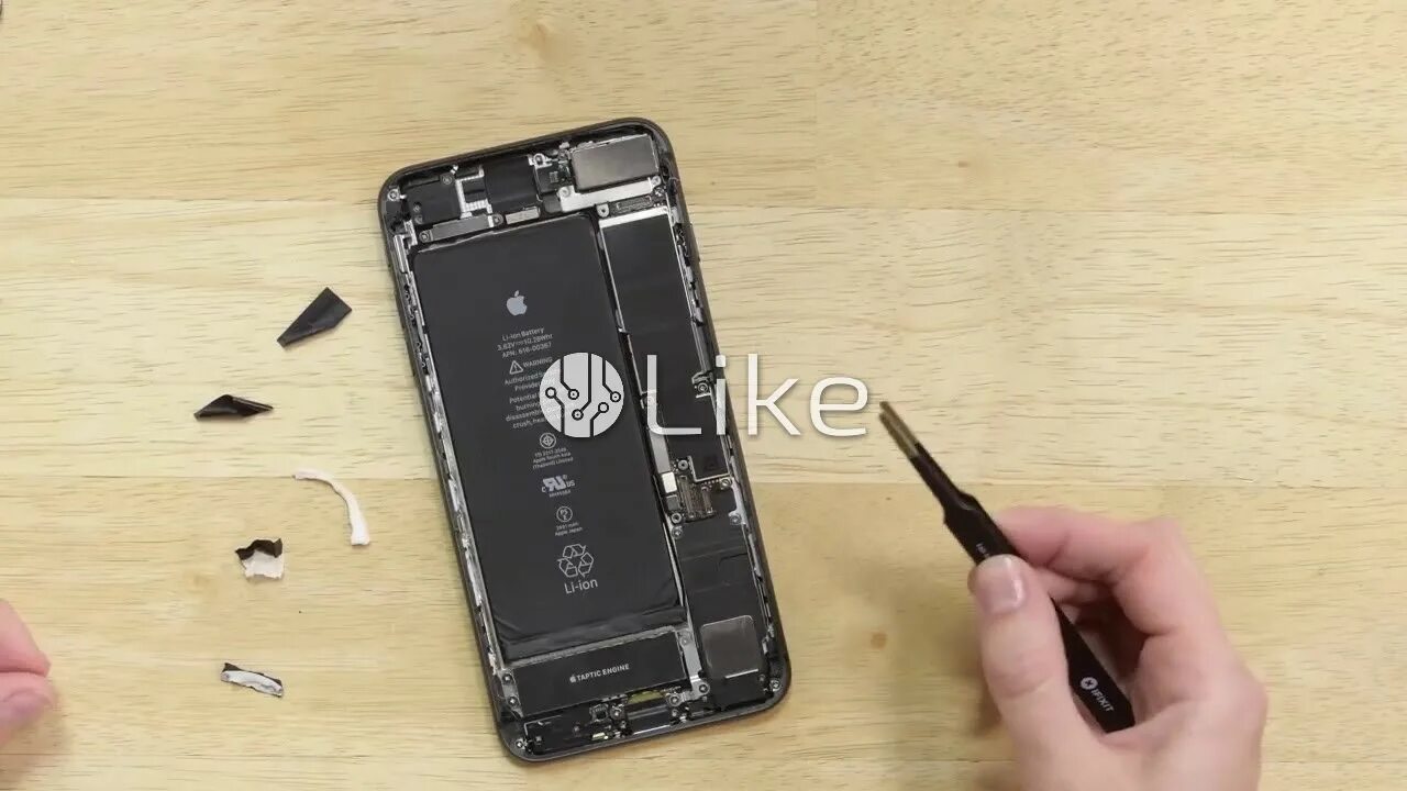 Как разобрать айфон 8. Разобранный айфон 8. айфон 8 плюс разобранный. iphone 8 в разборе. айфон 8 плюс в разборе.