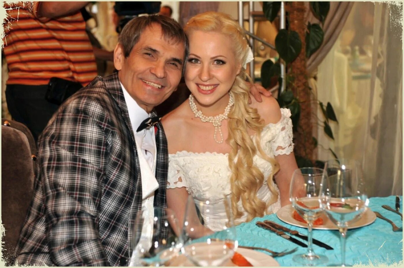 Жена алибасова старшего. Бари алибасов с женой. Жена бари алибасова. Жена бари алибасова. Алибасов жена.