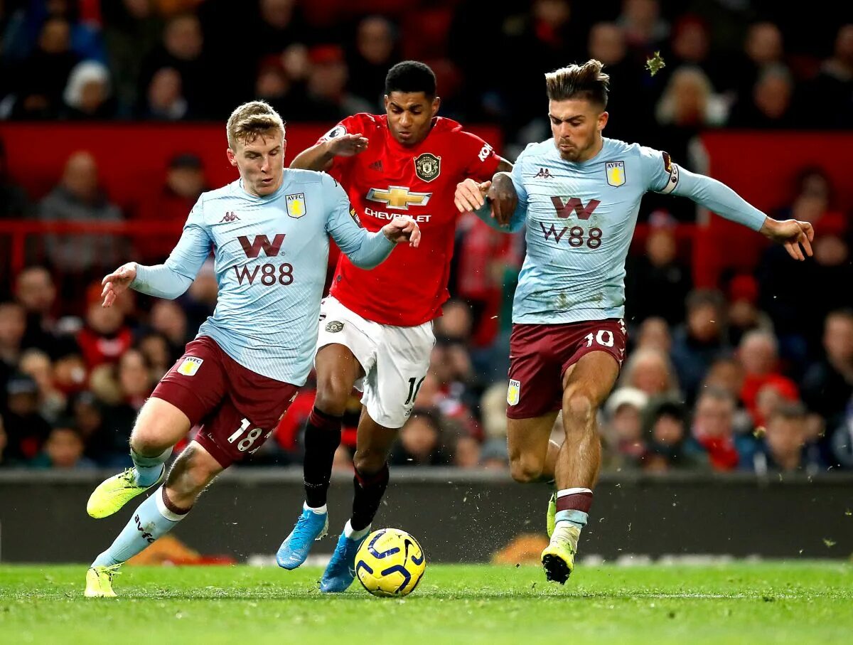 Астон прогноз. Мю астон вилла. manchester united астон вилла. юнайтед — астон вилла. манчестер юнайтед 2005.