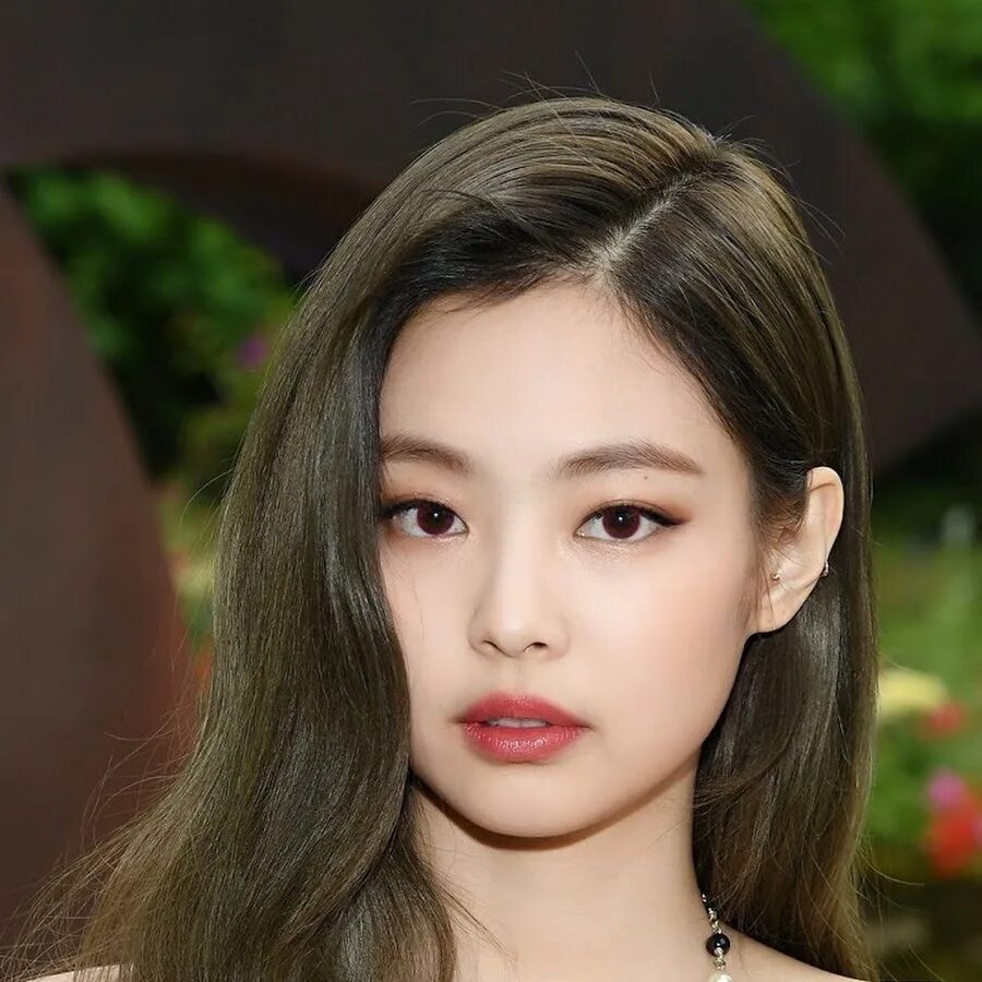 Как зовут дженни. Дженни идол. jennie kim 2025. дженни без макияжа.
