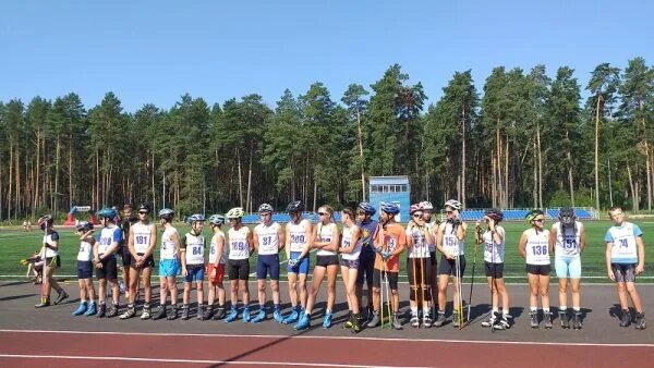 Погода жуковка на 3 дня брянской области. Стадион в Жуковке Брянской области. Стадион Лесная Поляна Жуковка. Открытие соревнований. Лагерь в Жуковке Брянской области.