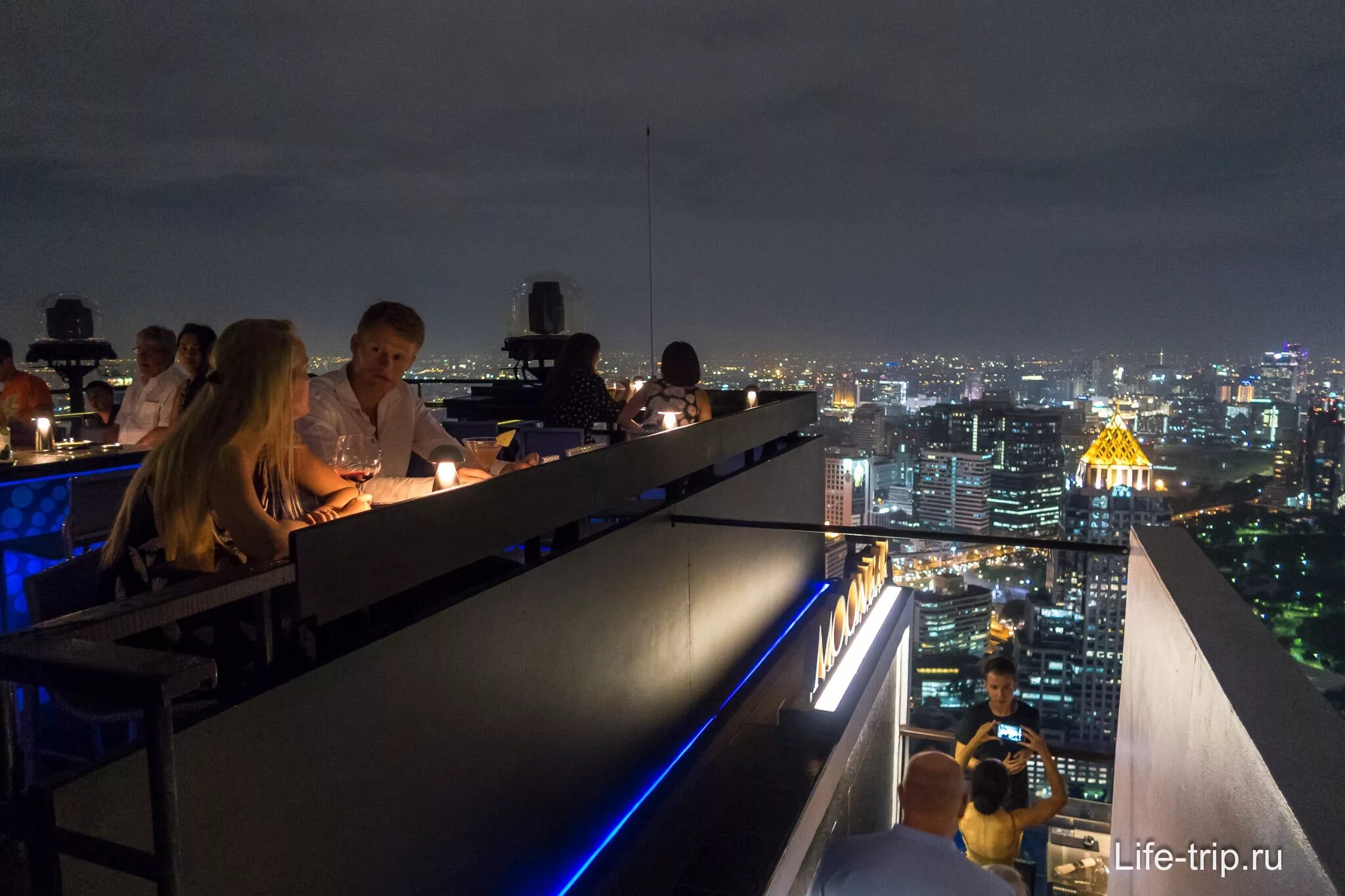 O2 lounge: веранда. Generator hostel paris. Бары на крыше в москве. Панорамный лаунж бар на крыше красного октября. Руф бар терраса.