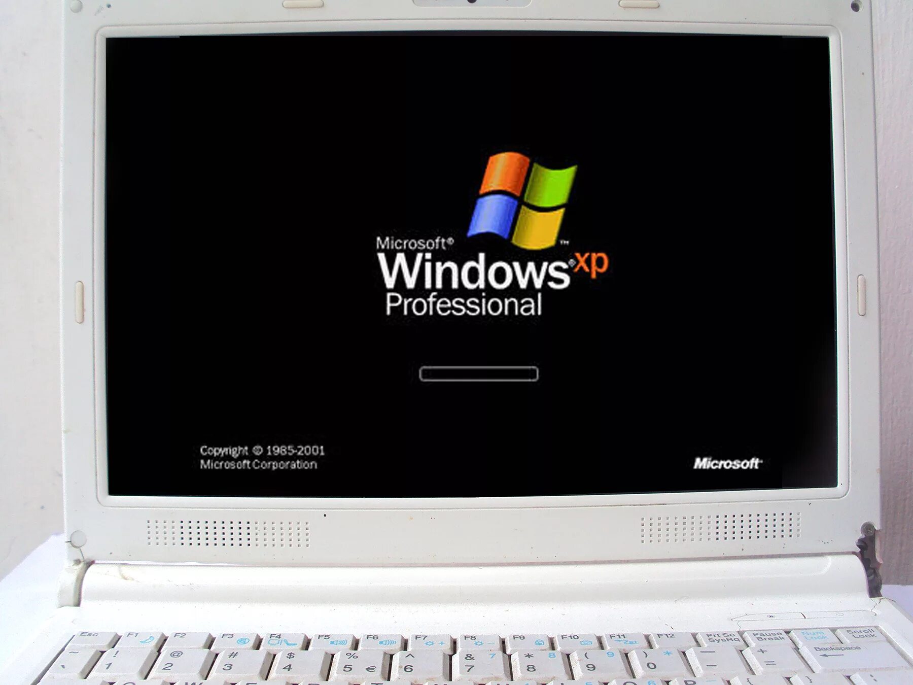Экраны запуска windows 7. Компьютер Windows. Компьютер Windows XP. Загрузка компьютера. Виндовс хр компьютер.