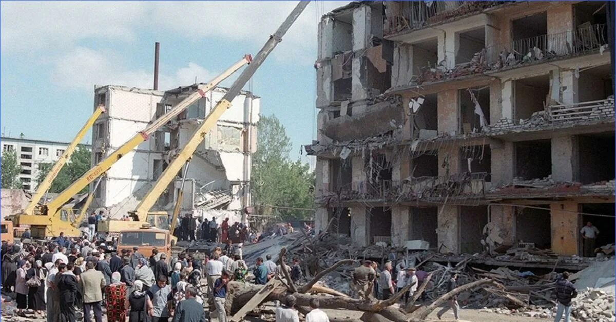 Теракт в рязани 1999. Теракт в Буйнакске 4 сентября 1999. Взрыв дома в Буйнакске в 1999. Буйнакск 4 сентября 1999 года.