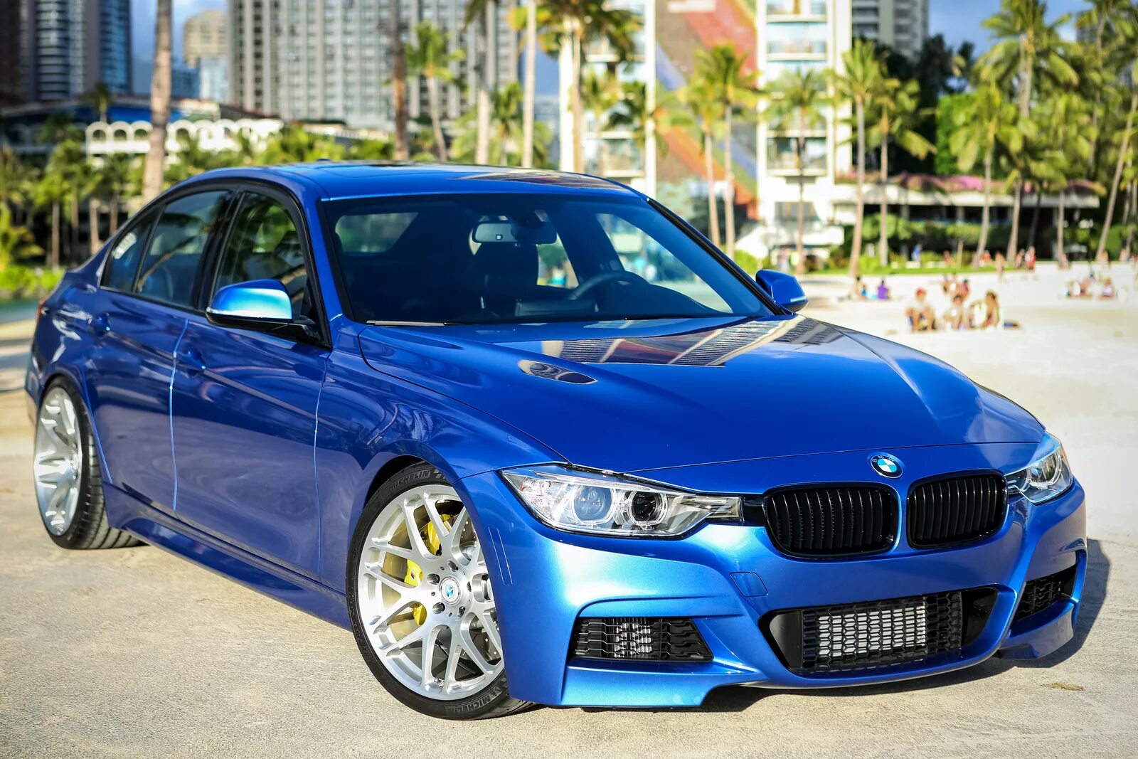 Blue sport. BMW 335 f30. BMW m5 f30 голубая. БМВ м3 синяя. BMW m5 f30 синяя.