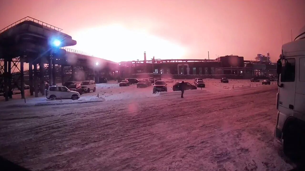 Возгорание на заводе в башкирии. Пожар на заводе. пожар на химзаводе в уфе.