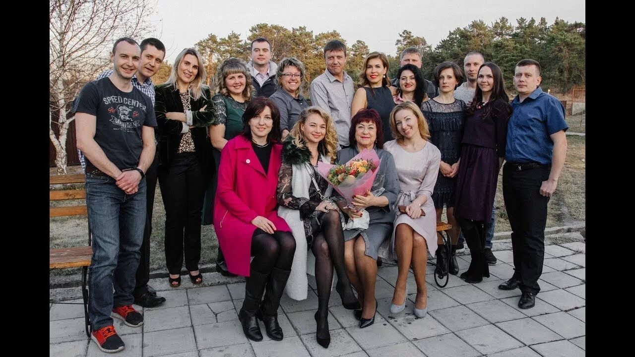 10 лет после выпуска. Школа 2 минусинск. встреча нового 2000 года минусинск. минусинск 1998. 30 лет выпуска после школы.