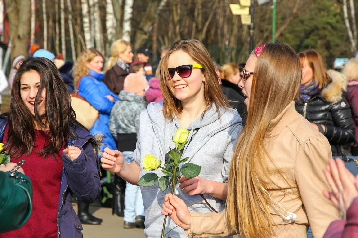 События завтра. Праздник весны мероприятие. Празднование дня 8 марта. С праздником женщины. 8 Марта в Москве.