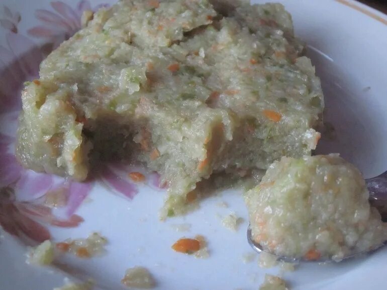 Куриное суфле для диабетиков. Мясное суфле диетическое при панкреатите. Рыбное суфле с минтаем. Суфле из курицы при панкреатите. Суфле из моркови.