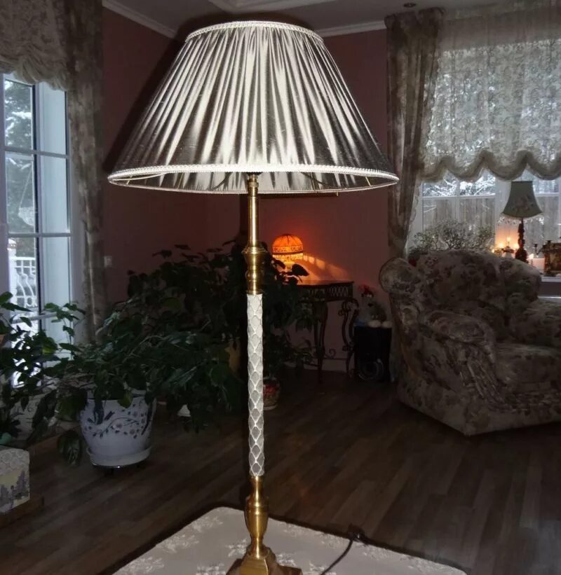 декор старого торшера. декор абажура. декор абажура. каркас абажура для торшера. абажур для торшера.
