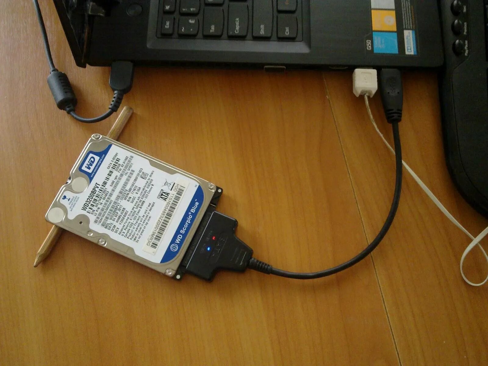 Подключить жесткий к компу юсб. Подключить жесткий диск SATA через USB. Подключить внешний жесткий диск к ноутбуку. Подключить HDD SATA К ноутбуку через USB. Можно ли к ноутбуку подключить жесткий диск