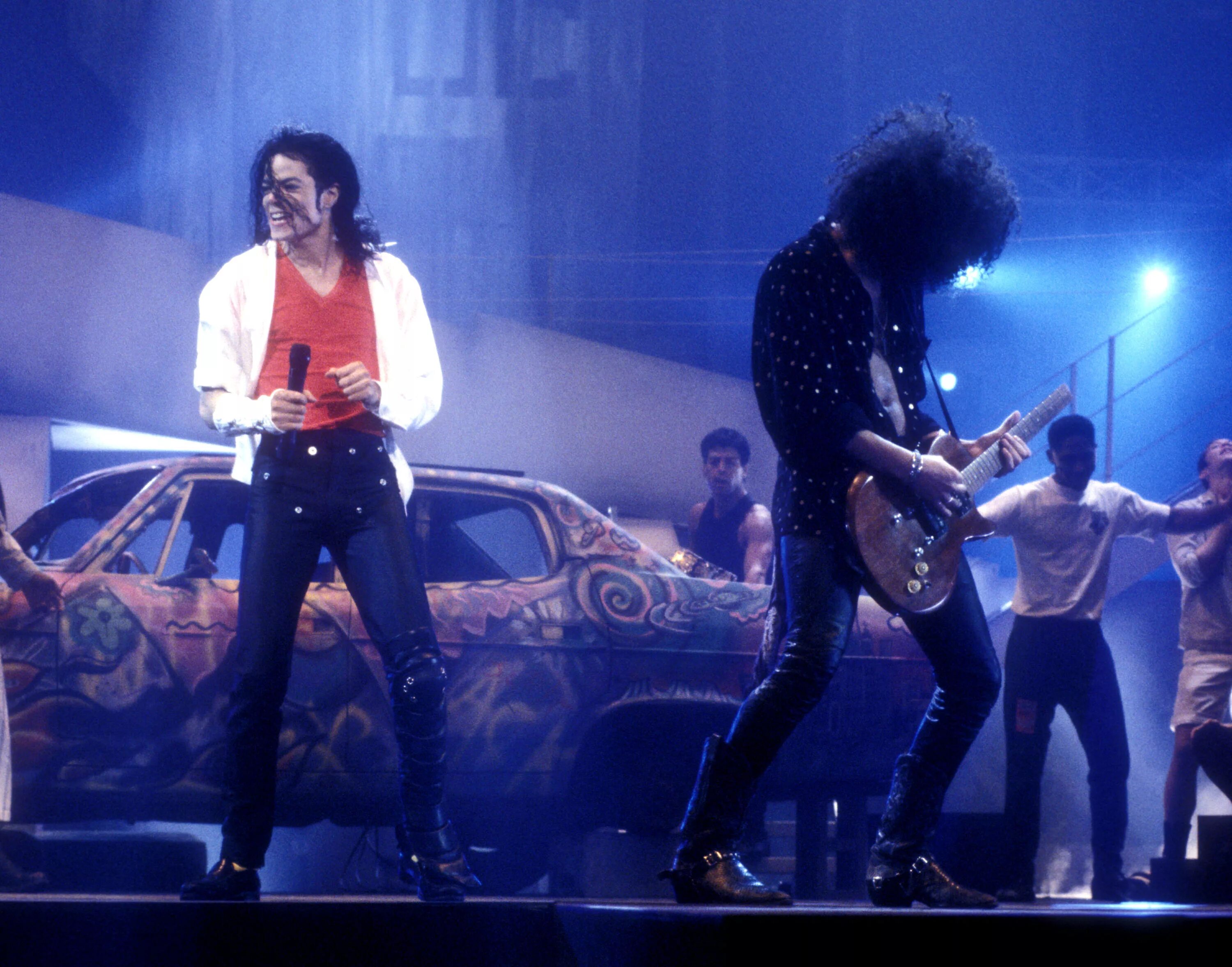 Give in to me. Майкл Джексон 1991. Michael Jackson MTV. Майкл Джексон MTV 10th Anniversary. Крис Такер и Майкл Джексон.