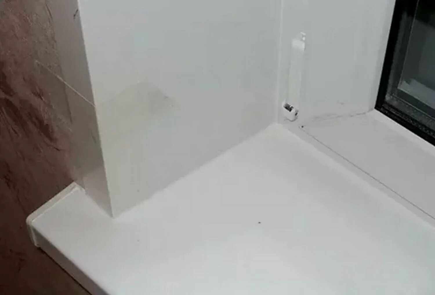 штукатурные откосы. заделкапластиковых окан с наружи. герметизация окон. стыки откосов чем заделать. герметика для пластиковые окна.