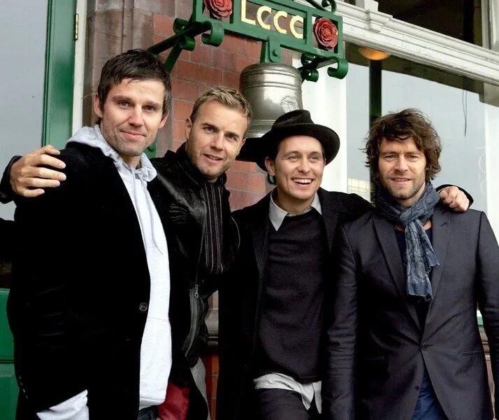 Take that new day. Тейк Зет группа. Робби Уильямс в группе take that. Группа take that сейчас. Take that 1991.