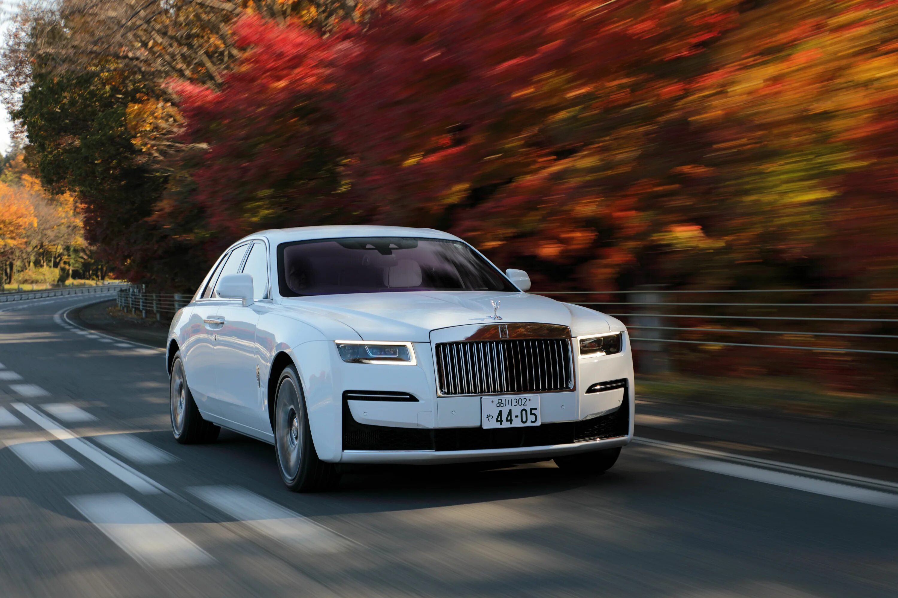 Rolls royce v. Rolls royce ghost 2025. машина роллс ройс 2025. роллс ройс ghost 2025. машина rolls royce ghost.