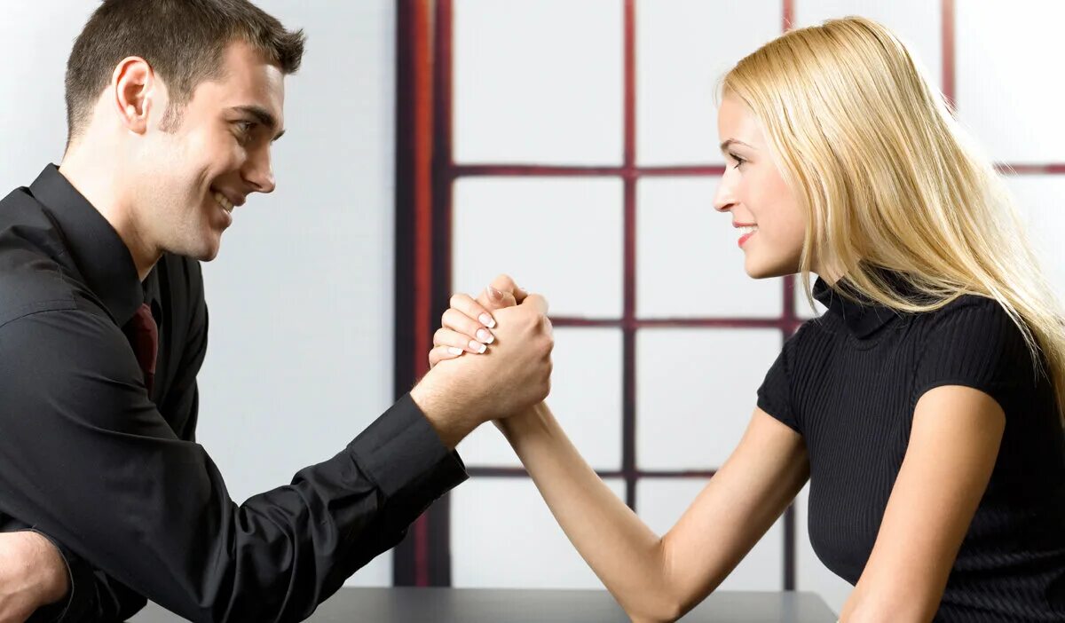 Идти на уступки друг другу. Когда идешь на уступки. Когда идёшь на уступки ради человека который тебе. Конфликт картинки для презентации. Ссоры в отношениях.