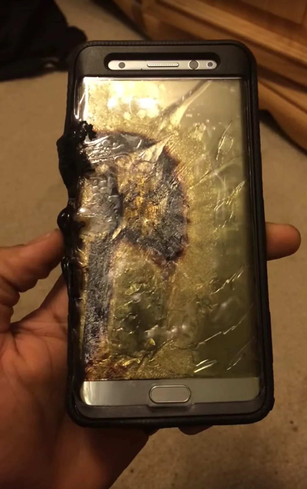 Горит экран телефоне самсунг. Самсунг галакси ноут 7 взрывается. Samsung Note 7. Samsung Galaxy Note 7 explodes. Samsung Galaxy Note 7 взрывается.