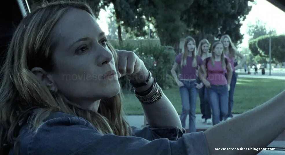 She is michael. Thirteen 2003 Трейси. Тринадцать 2003. Тринадцать фильм 2003. Thirteen моменты 2003.