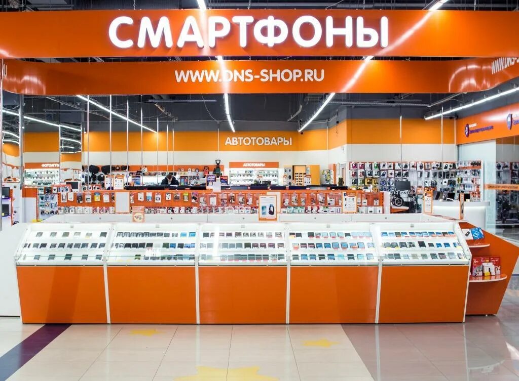 Днс гринн. Днс орел кромское шоссе. магазины электроники в орле. магазин днс в орле. днс орёл панорама.