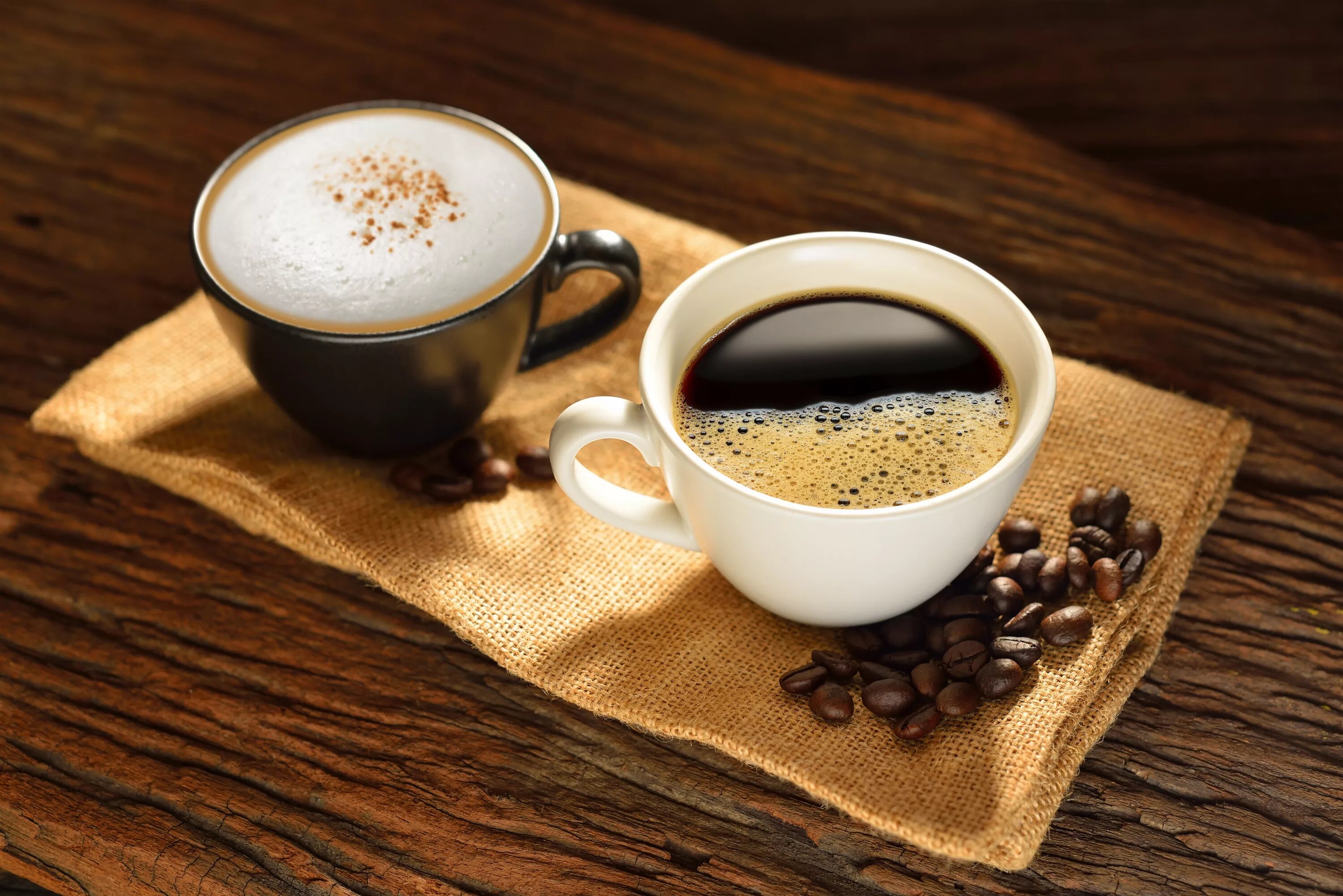 Чашка кофе. "На чашечку кофе…?!". Красивый кофе. Две чашки кофе.
