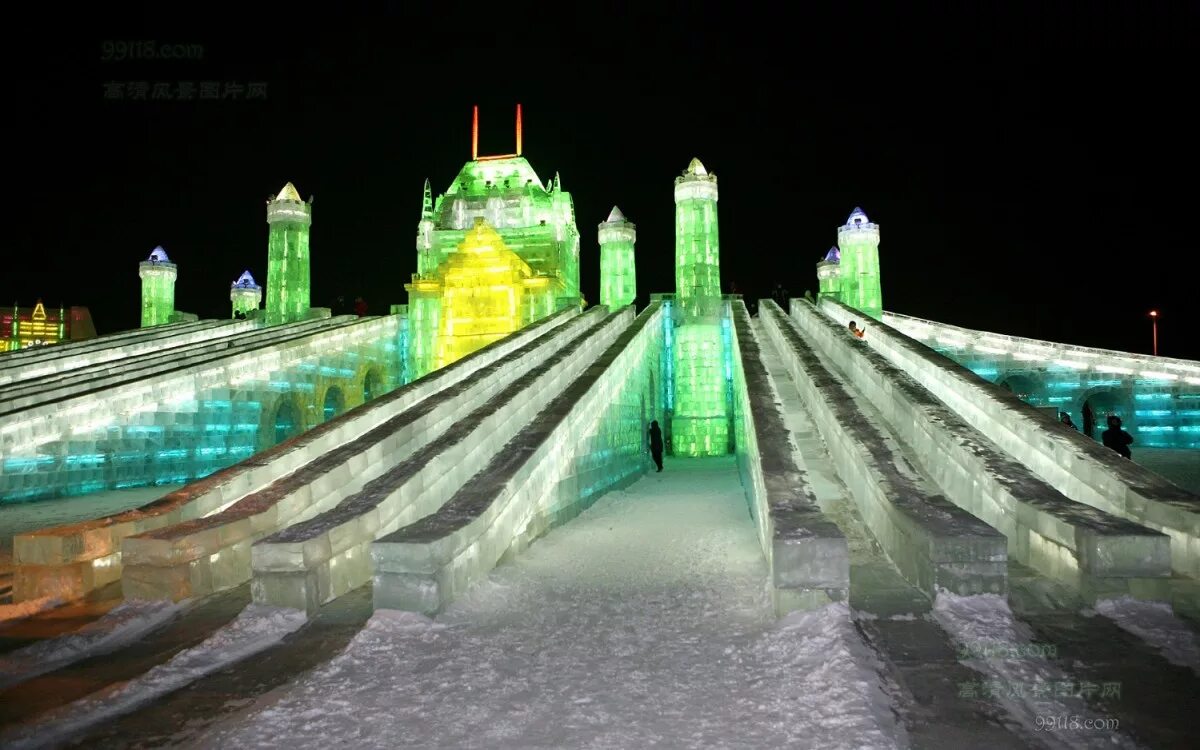 Перелет москва тайланд. Шанхай хунцяо. Харбин русская архитектура. Карта от москвы до китая. Харбин на карте от владивостока.