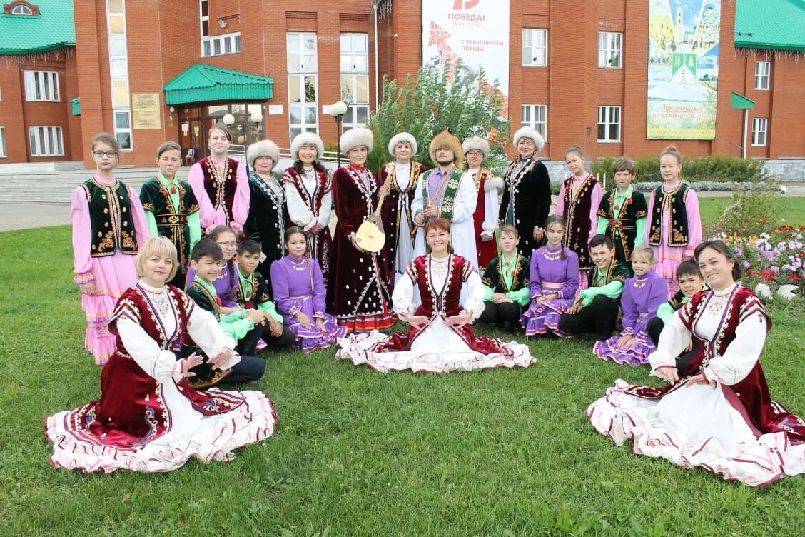 Краснокамский муниципальный район. Бурнюш Краснокамский район. Школа Николо-Березовка Краснокамский район. Краснокамский район национальный костюм. Флешмоб день национального костюма.