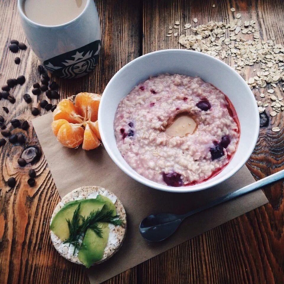 каши утром на завтрак. красивая утренняя каша. каша на завтрак. каши утром на завтрак. каши утром на завтрак.