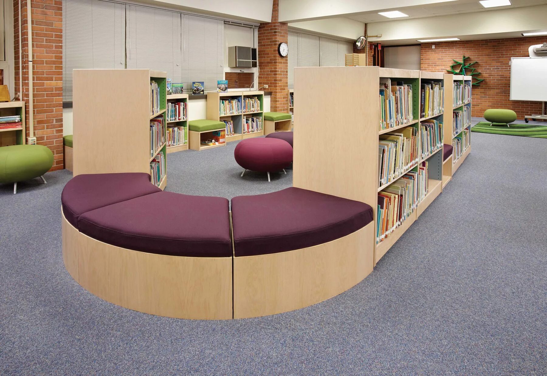 Кафедры в школе. Мебель для читального зала библиотеки. Интерьер современной библиотеки. Мебель для школьной библиотеки. Современная мебель для библиотек.