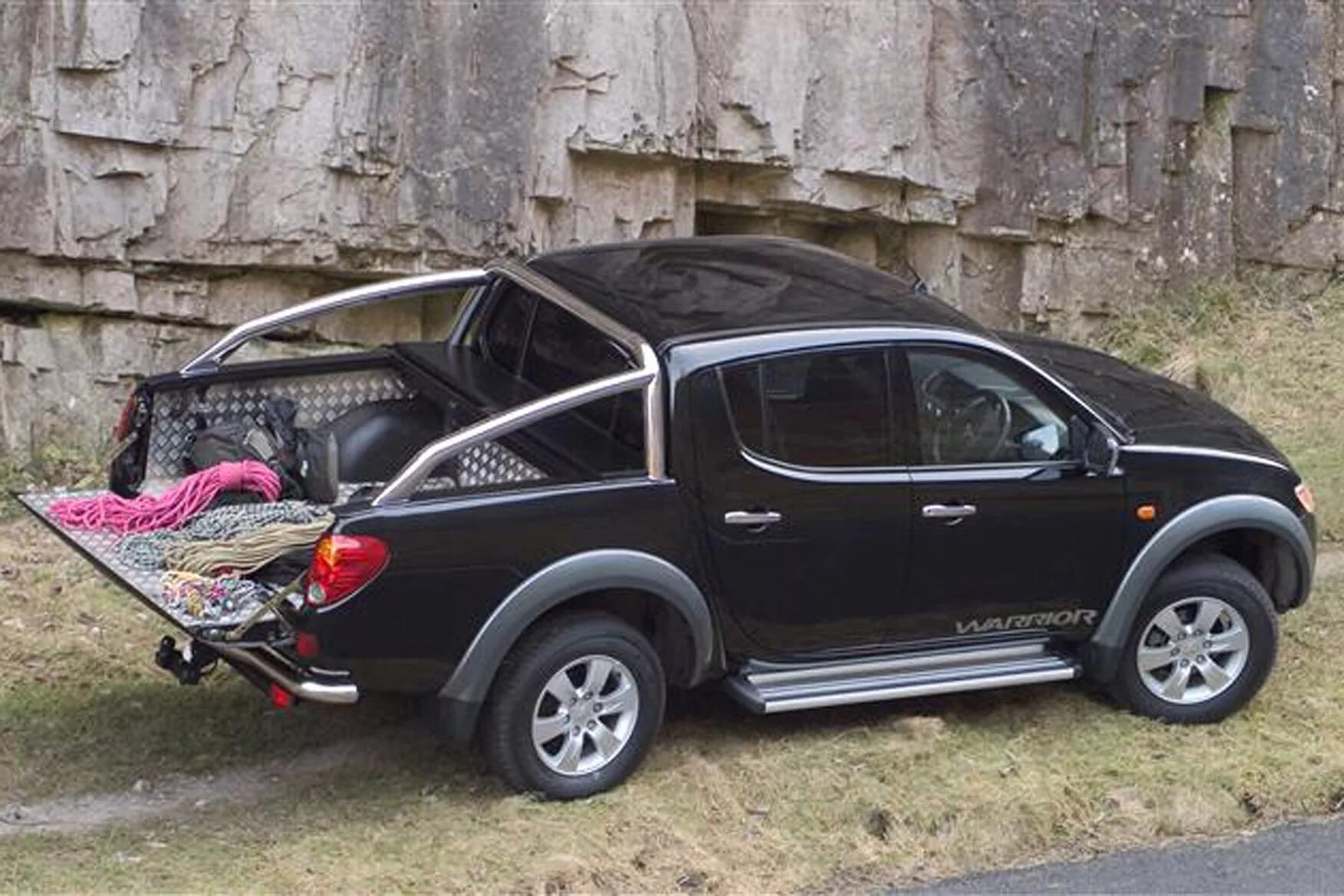 Митсубиси л200. Пикап л 200 мицубиси новый. Грузоподъемность л200. Mitsubishi l200 2023. Мицубиси l200 2007.