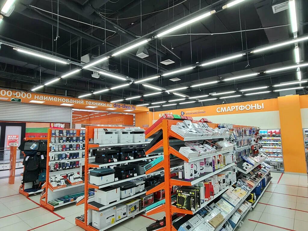 Днс воронеж 9 января. Матросова 2а воронеж. Днс зеленоград. Магазин электроника воронеж. Днс 9 января воронеж.