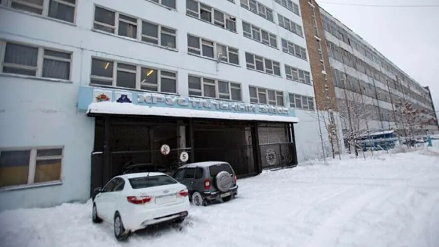 заводы гусь хрустального фото. завод технокварц гусь-хрустальный. гусь-хрустальный завод хрусталя здание. гусь-хрустальный завод хрусталя здание. завод имени дзержинского гусь-хрустальный.